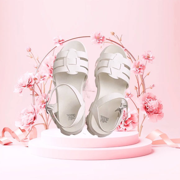 White Women’s Wild Fable Platforms - Picture 1 of 12